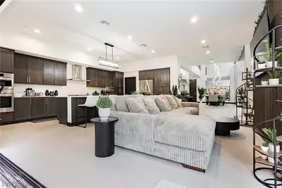 13 Promenade Isle Lane Great Room