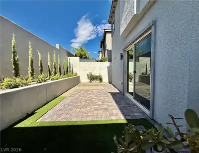 11837 Pied Harrier Avenue Patio