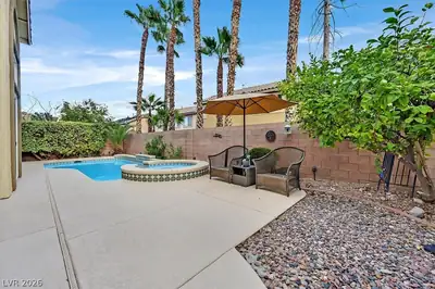 10721 Sapphire Vista Avenue, Las Vegas, NV 89144 Yard