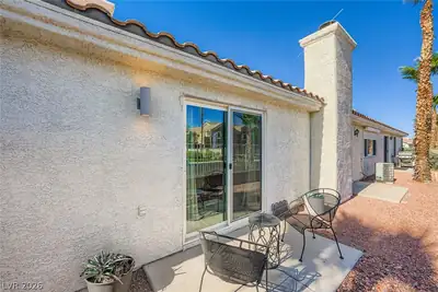 10059 Oak Creek Canyon Avenue Patio