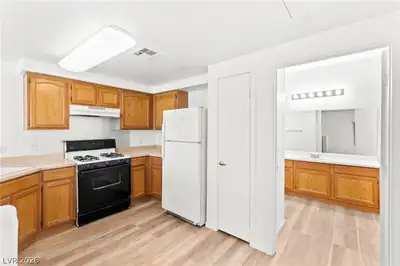 3400 Cabana Drive 2036 Kitchen