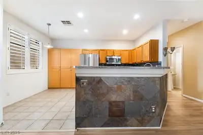 6245 Dan Blocker Avenue 102, Henderson, NV 89011 Kitchen
