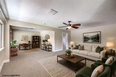 712 Aztec Place Living Room