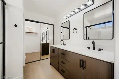 5736 Baffy Circle, Las Vegas, NV 89142 Primary Bathroom
