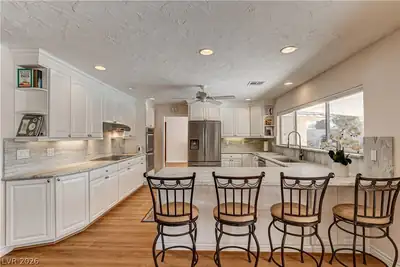 3753 Meadowcrest Drive Kitchen
