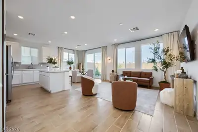 886 Arbor Spring Street Living Room