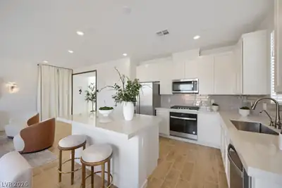 886 Arbor Spring Street Kitchen