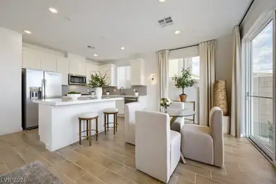 886 Arbor Spring Street Dining Area