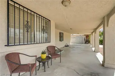 1716 Belmont Street Patio