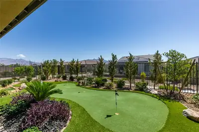 10184 Chrysolite Las Vegas, NV 89143