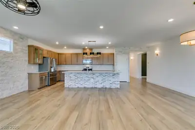 10184 Chrysolite Kitchen
