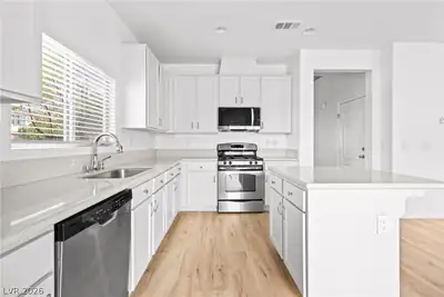 10600 Capitol Peak Avenue Kitchen