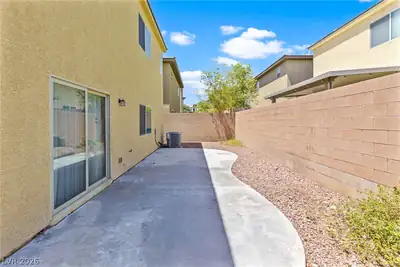10600 Capitol Peak Avenue Yard