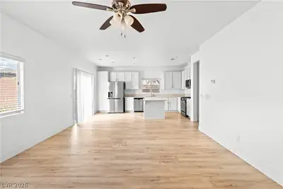 10600 Capitol Peak Avenue Living Room