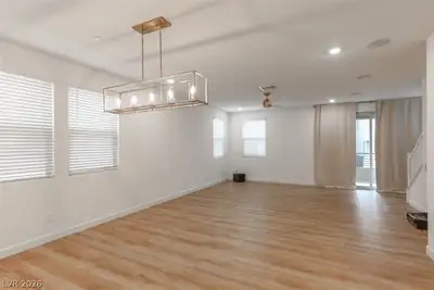1437 Whistling Kite Street Dining Area