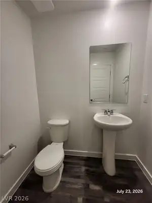 9832 Maple Pass Avenue Bathroom