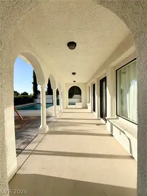 128 South ROYAL ASCOT Drive 0 Patio