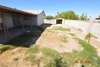 617 Vincent Way Yard