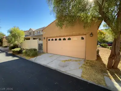 3156 Via Como, Henderson, NV 89044 Garage