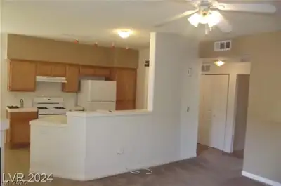 1050 East Cactus Avenue 1098 Living Room