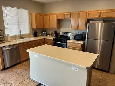 3992 Gray Aster Drive, Las Vegas, NV 89122 Kitchen