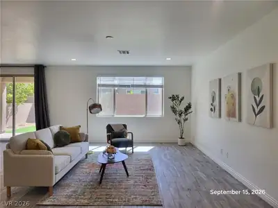 283 Walkinshaw Avenue Living Room