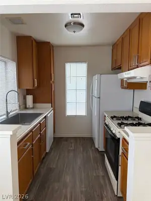 4824 Nara Vista Way 201, Las Vegas, NV 89103 Kitchen