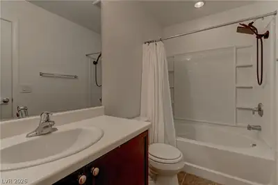 7633 Interlace Street Primary Bathroom