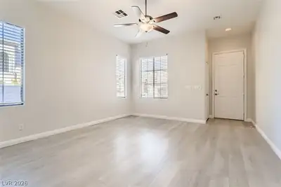9121 Little Horse Avenue Bedroom