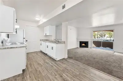 230 Mission Catalina Lane 202, Las Vegas, NV 89107 Kitchen