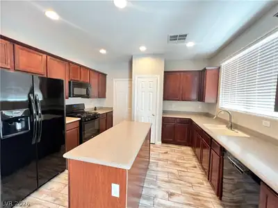 8947 College Green Street Kitchen