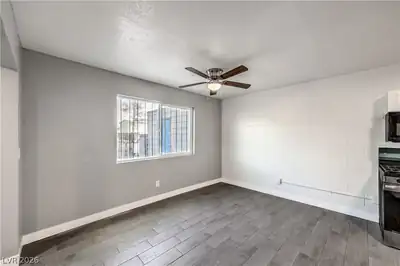 714 East Nelson Avenue F Dining Area