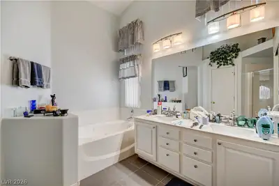 5105 Mantua Court, Las Vegas, NV 89130 Primary Bathroom