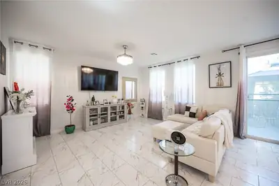 1550 Visible Avenue, North Las Vegas, NV 89031 Living Room