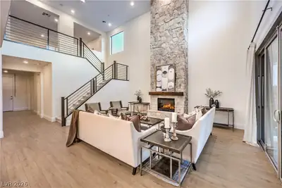 407 Prairie Sun Street Living Room