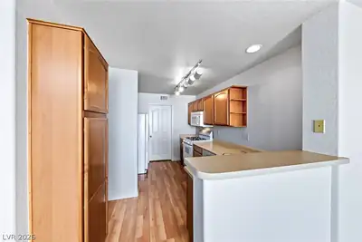 205 Genesee Point Street, Henderson, NV 89074 Kitchen