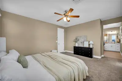 7128 Port Stephens Street Primary Bedroom