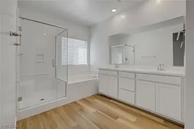 600 North Carriage Hill Drive 1113 Primary Bathroom