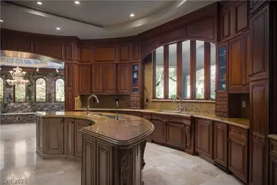 18 Olympia Hills, Las Vegas, NV 89141 Kitchen