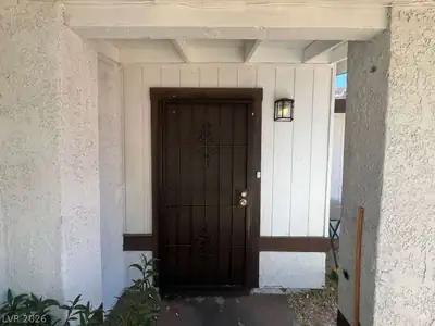 913 Shadow Mountain Place Entry