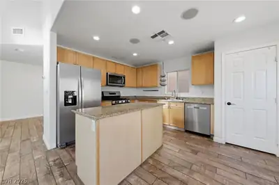 11016 Linden Leaf Avenue Kitchen