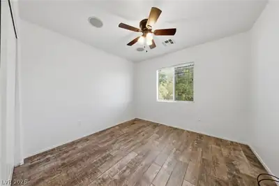 11016 Linden Leaf Avenue Bedroom