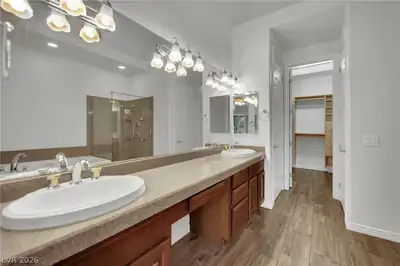 8765 Carlitas Joy Court, Las Vegas, NV 89117 Primary Bathroom