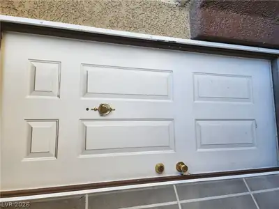3933 Lazy Pine Street 102 Entry