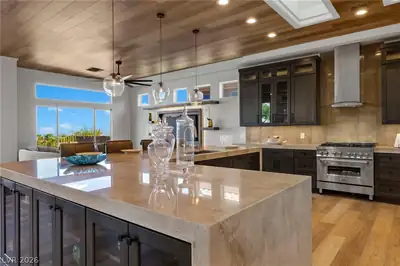 2548 Faiss Drive Kitchen