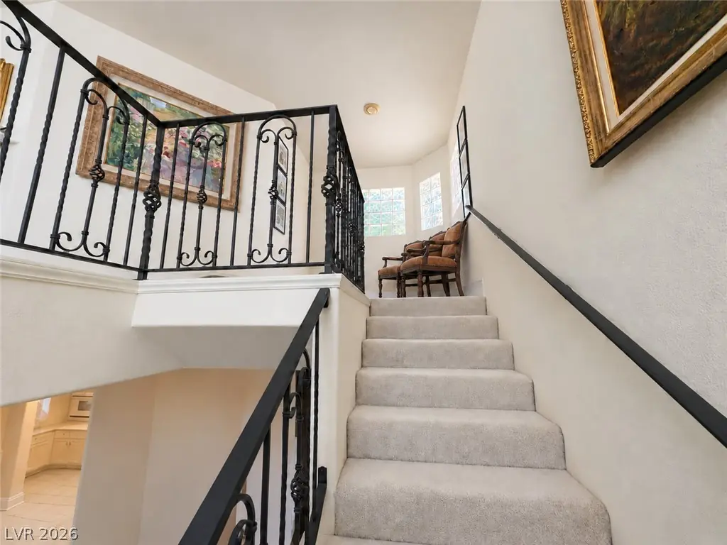 2823 Queens Courtyard Drive, Las Vegas, NV 89109