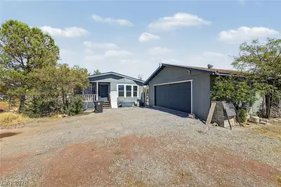 1631 Michael Drive Front of Structure