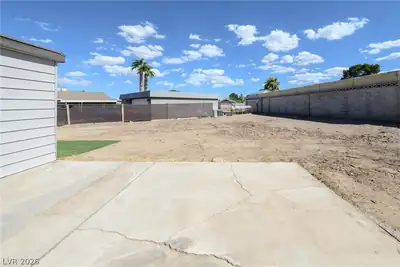 5257 Fairfax Circle Yard