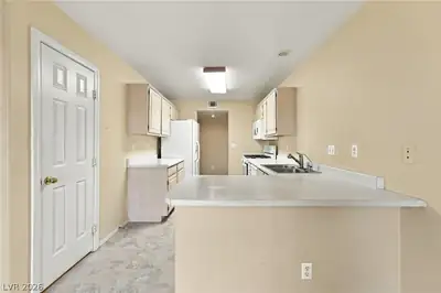 10105 Quilt Tree Street Kitchen