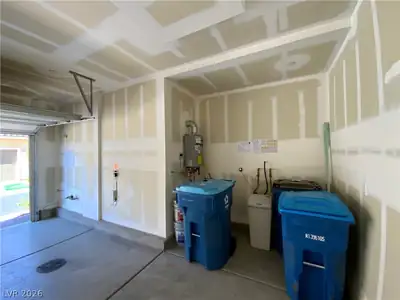 3240 Avernus Avenue, Henderson, NV 89044 Garage